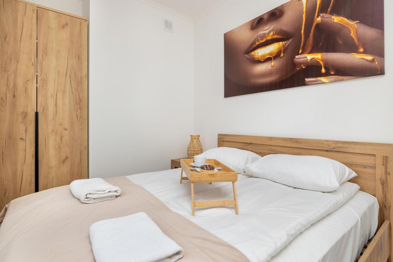 Beautiful One Bedroom Apartment Zamkowa By Rent Like Home กดัญสก์ ภายนอก รูปภาพ