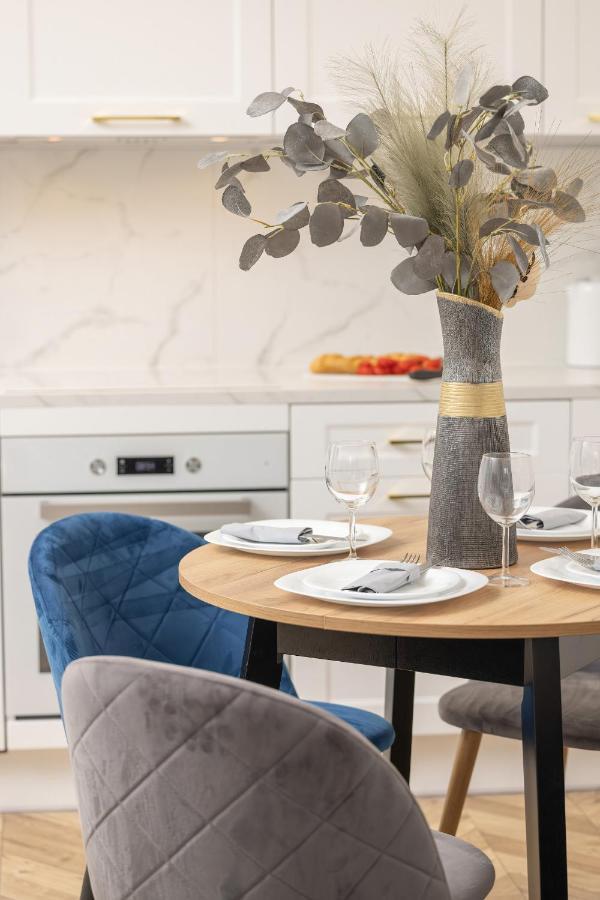 Beautiful One Bedroom Apartment Zamkowa By Rent Like Home กดัญสก์ ภายนอก รูปภาพ